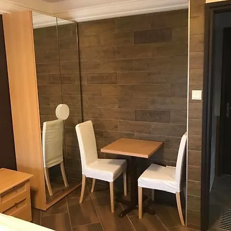 Barna Bar Etterem&resting Place Konukevi