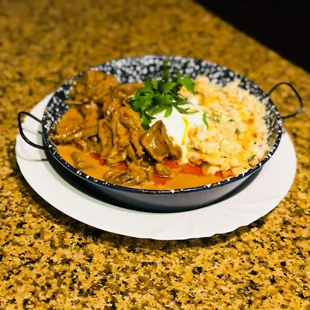 Barna Bar Etterem&resting Place Konukevi Korostetetlen