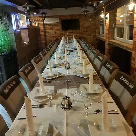 Barna Bar Etterem&resting Place Konukevi Korostetetlen