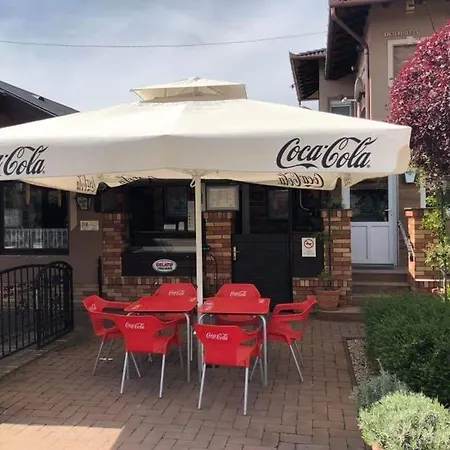 Barna Bar Etterem&resting Place