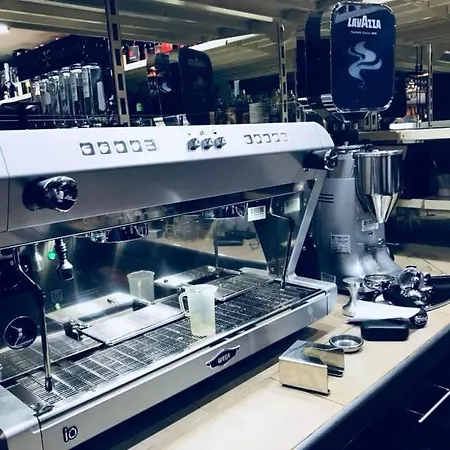 Barna Bar Etterem&resting Place Konukevi Korostetetlen