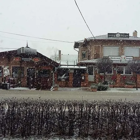 Pensiune Barna Bar Etterem&resting Place *
